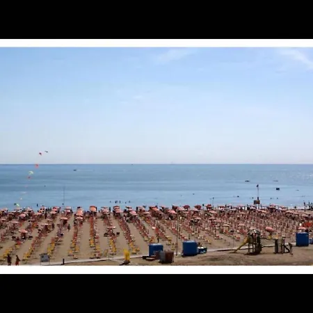 One-bedroom Close To The - By Beahost Appartement *